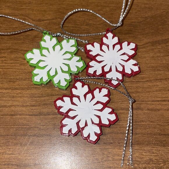 Miniature 24” Christmas Tree Incl. 14 Ornaments Skirt And Red Star Topper - Picture 7 of 10